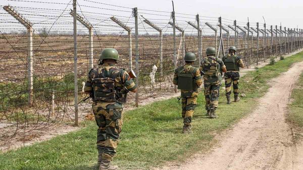 बांग्लादेशी उपद्रवियों ने BSF के जवान को किया किडनैप, कुछ ही घंटों में किया रिहा