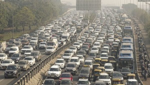 1 जुलाई से दिल्ली में पुरानी कार या स्कूटर को नहीं मिलेगा पेट्रोल और डीजल, पकड़े गए तो लगेगा भारी जुर्माना