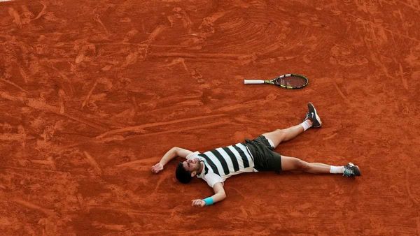 French Open 2025: दो सेट पिछड़ने के बाद रचा इतिहास, कार्लोस ने लगातार दूसरी बार जीता फ्रेंच ओपन