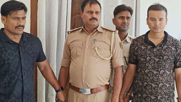 Kaimoor News: एक बार फिर ख़ाकी पर लगा ‘भ्रष्टाचार का दाग़’, निगरानी विभाग की टीम ने 2 SI को रंगे हाथों पकड़ा