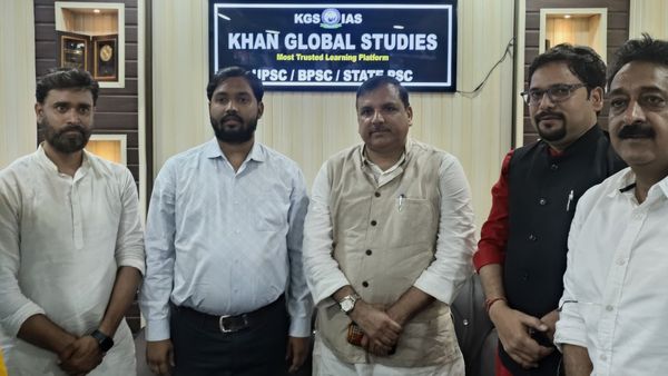 Khan Sir AAP के टिकट पर लड़ेंगे बिहार चुनाव 2025? आप नेता संजय सिंह से मुलाकात ने बढ़ाई सियासी हलचल