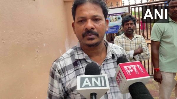 'सब देख रहे थे पर कोई नहीं आया', पुरी हादसे में पत्नी की मौत पर फूट-फूटकर रोया पति, उठाए सवाल
