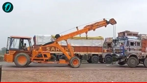 Barabanki Accident: लखनऊ-बहराइच हाईवे पर भीषण हादसा, एक ही परिवार के 4 लोगों की दर्दनाक मौत