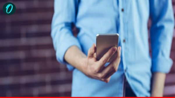 SP Leader Video: प्रयागराज में सपा नेता का आपत्तिजनक वीडियो वायरल, FIR दर्ज, पुलिस जांच में जुटी