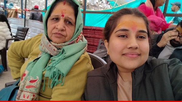 Kedarnath Helicopter हादसे ने छीना पूरा परिवार, रुला देगी बिजनौर की तुष्टि और नानी विनोद देवी की कहानी