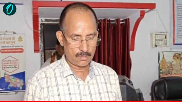 Varanasi News: ठेकेदार से रिश्वत लेते पकड़ा गया नगर निगम क्लर्क, एंटी करप्शन टीम ने किया गिरफ्तार