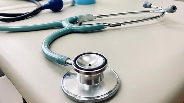 NEET में कम स्कोर? अब भी हो सकता है डॉक्टर बनने का सपना साकार! देखें अफोर्डेबल प्राइवेट मेडिकल कॉलेज की लिस्ट