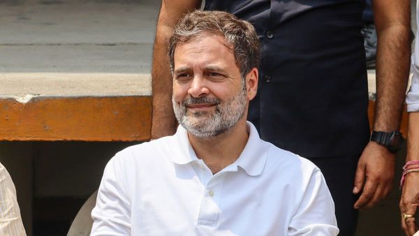 Rahul Gandhi Academic Profile: नाम बदलकर क्यों करनी पड़ी राहुल गांधी को पढ़ाई? जानिए कहां से ली है कौन सी डिग्री