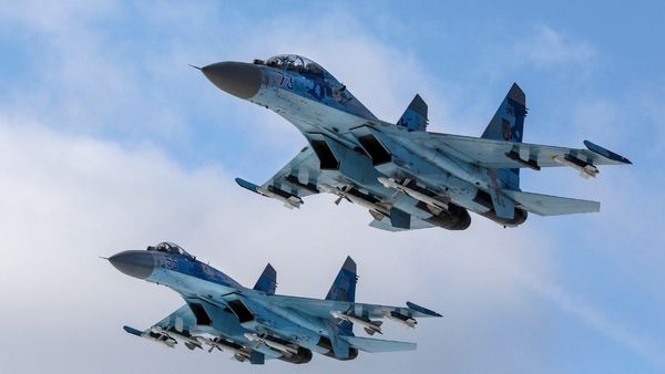 Russia Ukraine War: यूक्रेन का F-16 जेट हुआ ध्वस्त, रूस के सबसे बड़े हवाई हमले में पायलट की मौत से मचा हड़कंप