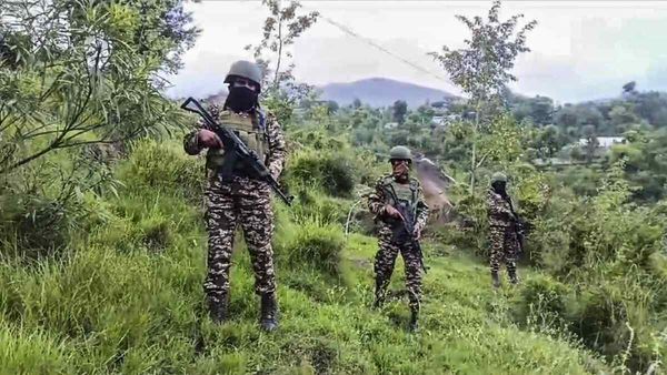 जम्मू-कश्मीर के उधमपुर में आतंकियों से मुठभेड़, अमरनाथ यात्रा से पहले अलर्ट पर सुरक्षाबल