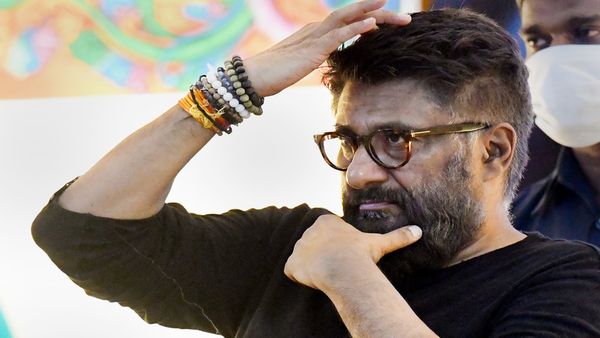 Vivek Agnihotri का ममता बनर्जी पर हमला, 'मुर्शिदाबाद में हिंदू लड़कियां नहीं मिलती, गुंडों की पार्टी है TMC'