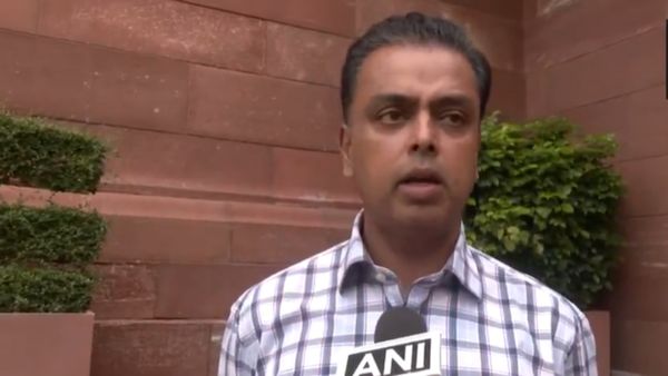 मुंबई ब्लास्ट केस में सभी आरोपी बरी, शिवसेना MP मिलिंद देवड़ा बोले- 'मुंबईकर के तौर पर यह फैसला स्वीकार नहीं'