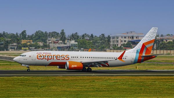क्या प्लेन की मरम्मत सिर्फ कागजों में हुई? Air India Express पर DGCA की सख्त नजर