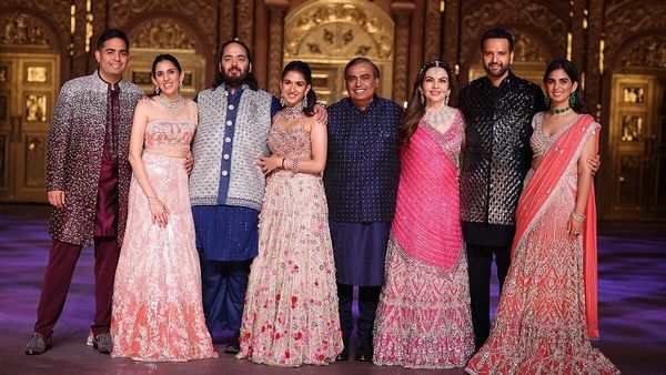 Throwback: जब अनंत अंबानी-राधिका मर्चेंट के विवाह समारोह ने भारत की सांस्कृतिक भव्यता को वैश्विक मंच पर रखा