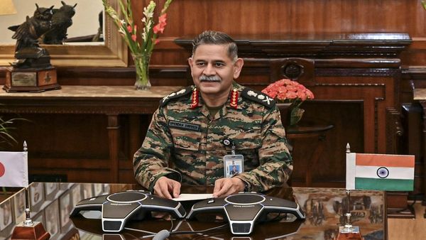 Kargil Vijay Diwas: आर्मी चीफ ने पाकिस्तान को दी सख्त चेतावनी, 'अब आतंकवाद को सहारा देने वाले बचेंगे नहीं'