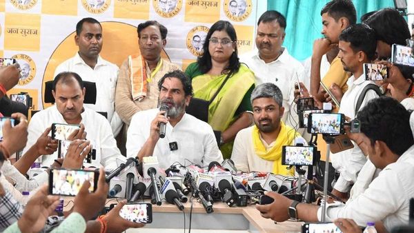 Bihar Election 2025: ‘बीच’ का सपना और 2500 रुपए की योजना, बिहारियों को मूर्ख नहीं समझें- प्रशांत किशोर