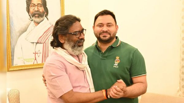 झारखंड में दिया था साथ, अब बिहार में 'रिटर्न गिफ्ट' मांग रही JMM! RJD से मांगी इतनी सीटें, क्या बढ़ेगी तकरार?