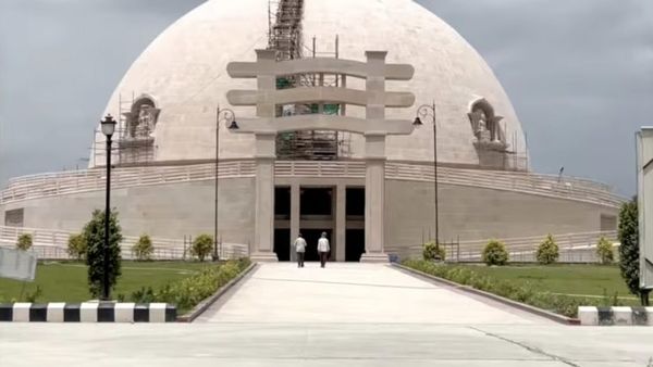 Bihar News : 15 देशों के भिक्षुओं की मौजूदगी में होगा स्मृति स्तूप का उद्घाटन