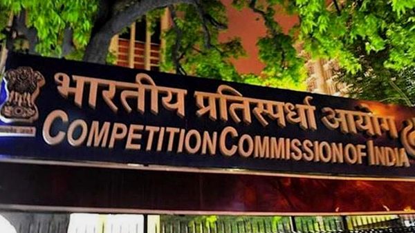 सीमेंट कंपनियां–आदित्य बिड़ला की अल्ट्राटेक व डालमिया भारत–कार्टेल बनाने के आरोप में CCI की जांच के दायरे में