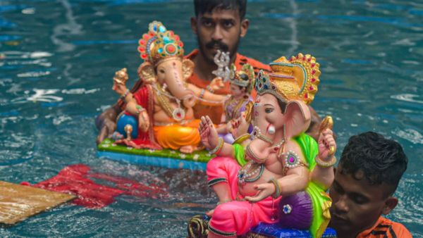 Ganesh Chaturthi 2025: मुंबई में गणेश चतुर्थी पर 6 फीट से छोटी मूर्तियाें का समुद्र में नहीं होगा विसर्जन