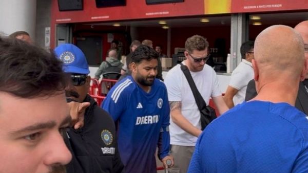 India vs England: दर्द से जूझते हुए बैसाखियों के सहारे पहुंचे ऋषभ पंत, फोटो तेजी से वायरल, चिंतित हुए फैंस