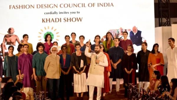 खादी फॉर नेशन, खादी फॉर फैशन: 'नव्य खादी आंदोलन' परंपरा और आधुनिक शैली का मिलन