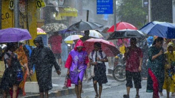 IMD ने महाराष्‍ट्र के कई जिलों में रेल अलर्ट जारी किया, मुंबई में हुई रिकार्डतोड़ बारिश, High tide की चेतावनी