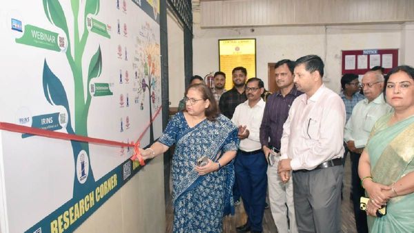 DDU University में INFLIBNET कॉर्नर एवं फैकल्टी बुक्स कॉर्नर का हुआ शुभारंभ, इसके फायदे जान हो जाएंगे हैरान