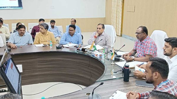 Job In UP: उत्तर प्रदेश के इस जिले में युवाओं को मिलने जा रहा रोजगार, जल्द कर लें यह काम