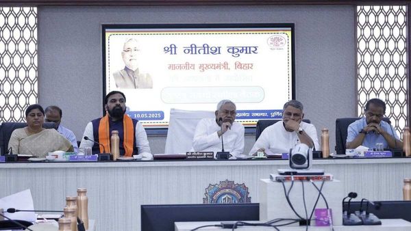 Samajik Suraksha Yojana: नीतीश सरकार हर महीने देगी 1100 रुपये, जानिए किन लोगों को मिलेगा लाभ?