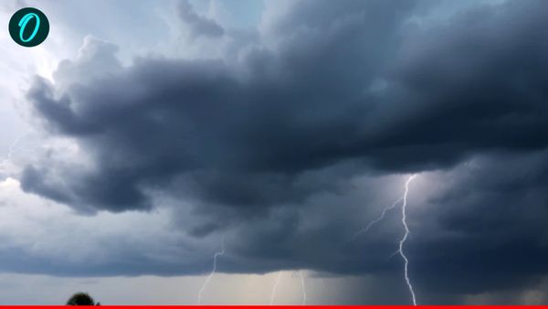 UP Weather Alert: लखनऊ, मेरठ, कानपुर समेत यूपी के कई जिलों में भारी बारिश से बदला मौसम का मिजाज