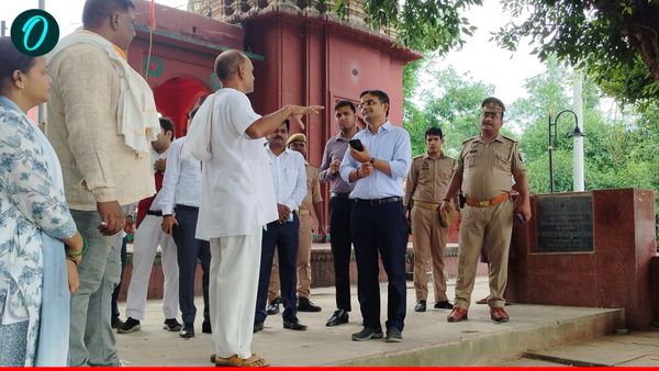 Varanasi News: श्रद्धालुओं को नहीं होगी परेशानी, श्रावण के पहले दिन डीएम ने शिवालयों का निरीक्षण किया