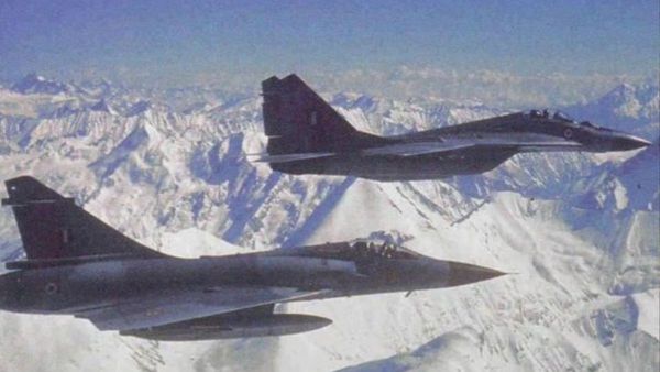 Kargil Vijay Diwas: क्या था ऑपरेशन सफेद सागर? जब कारगिल की ऊंचाइयों पर दुश्मन की मौत बनकर गरजे फाइटर जेट