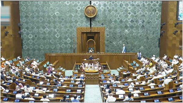 Monsoon Session 2025: मानसून सत्र में कौन-कौन से 8 बिल पेश होने वाले हैं? पढ़ें उसके बारे में हर डिटेल