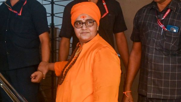 मालेगांव ब्लास्ट में खत्म हुआ 17 साल का इंतजार, साध्वी प्रज्ञा समेत 7 आरोपियों को कोर्ट ने किया बरी