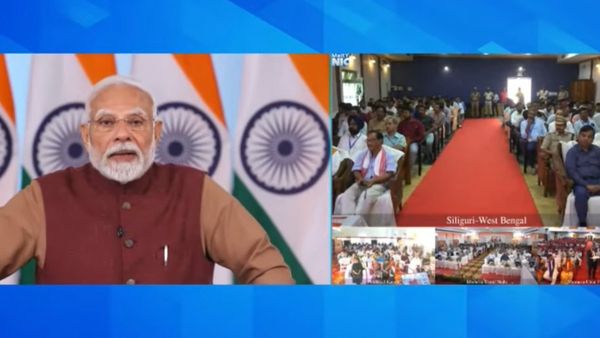 पीएम मोदी ने 51,000 युवाओं को सौंपा जॉब लेटर, क्यों दोहराया ‘बिना पर्ची, बिना खर्ची' वाल नारा?