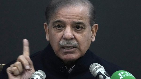 Shehbaz Sharif ने पहलगाम अटैक पर फिर उगला जहर, इस मुस्लिम देश में उठाया कश्मीर का मुद्दा