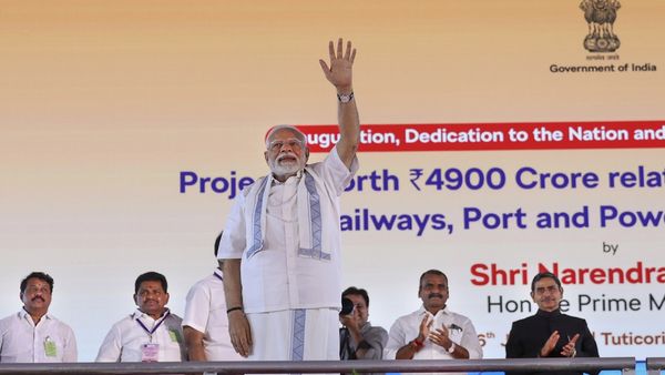 PM Modi Tamil Nadu Visit: तमिलनाडु में रोड शो और सौगातों की बौछार, समझें यह दौरा BJP के लिए क्यों खास?