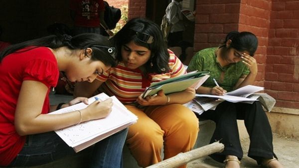 UGC NET 2025 Answer Key:  यूजीसी नेट आंसर-की जारी, ऑफिशियल वेबसाइट पर लिंक एक्टिव, यहां देखें पूरा प्रोसेस