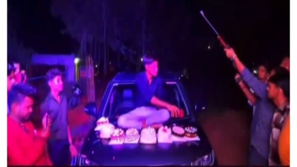 MP News: शिवपुरी में बर्थडे पार्टी में हवाई फायर, वायरल VIDEO ने खोली पोल, राइफल के साथ आरोपी गिरफ्तार