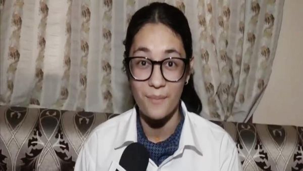 Indore News: कौन है अनन्या वाधवानी? 12वीं की छात्रा को बनाया गया मेयर! VIDEO