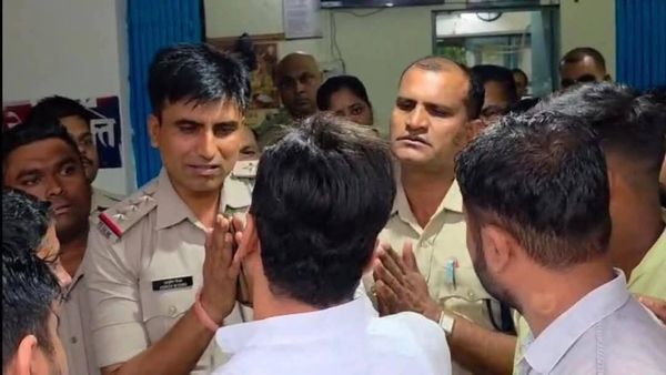 Rewa MP News: CSP पर हमला करने दौड़े पूर्व बीजेपी विधायक, CSP ऋतु उपाध्याय को कहा- असंवेदनशील औरत