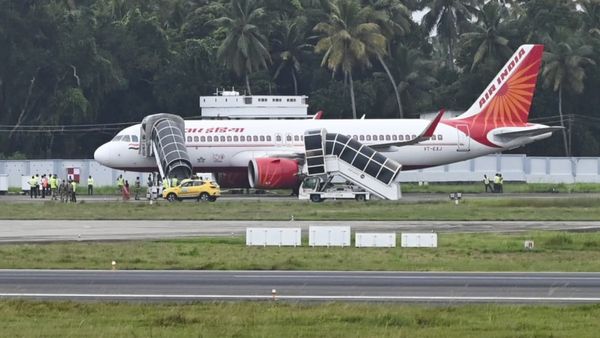 Air India की मुंबई-जोधपुर फ्लाइट में हड़कंप: रनवे पर अचानक रुका प्लेन, फिर जो हुआ, अटकी यात्रियों की सांसे!