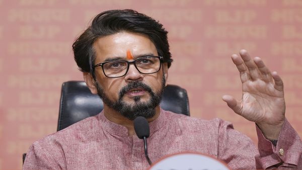 BJP सांसद Anurag Thakur ने स्कूली बच्चों के सामने दिया अजब बयान, 'हनुमान जी थे पहले अंतरिक्ष यात्री'