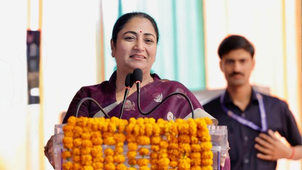 CM Rekha Gupta Attack: सीएम रेखा गुप्ता पर अटैक के बाद कैसी है उनकी हालत, जानें ताजा अपडेट