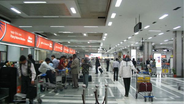 मुंबई के पते पर अफगानी ने बनवाया फर्जी पासपोर्ट, Delhi airport पर सुरक्षाकर्मियों ने फिल्मी अंदाज में पकड़ा