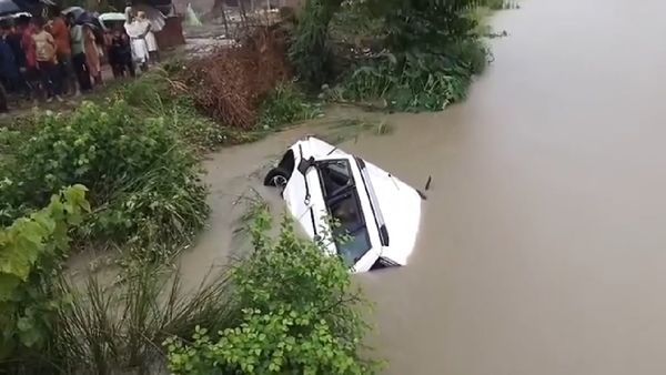 UP: गोंडा में दर्दनाक हादसा! नहर में समाई बोलेरो, 11 श्रद्धालुओं की मौत, CM योगी का 5-5 लाख मुआवजे का ऐलान