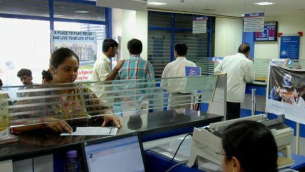 ICICI के बाद इस बड़े बैंक ने बढ़ाया मिनिमम बैलेंस लिमिट, इतने से कम हुआ पैसा तो कट जाएगा चार्ज