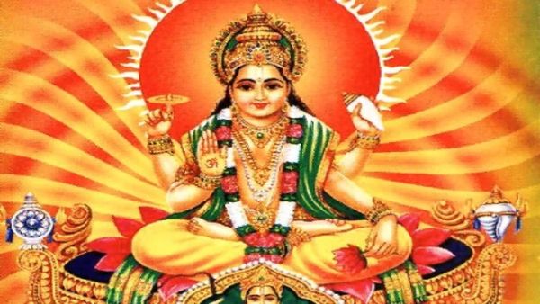 Surya ka Singh Rashi Mai Praevsh: इन 5 राशियों की चमकेगी किस्मत, चेक करें कहीं आपकी राशि तो नहीं