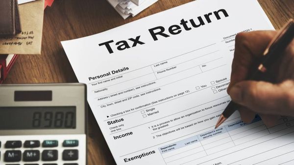 ITR फाइलिंग डेडलाइन नजदीक! फटाफट कैसे करें रिटर्न फाइल? जानें कौन-कौन उठा सकता है फायदा?